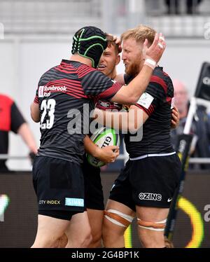 Alex Lewington von Saracens feiert, nachdem er beim Spielen der Greene King IPA Championship im StoneX Stadium, London, den sechsten Versuch seiner Seite erzielt hat. Bilddatum: Sonntag, 20. Juni 2021. Stockfoto