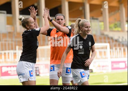 Uppsals, Schweden. Juni 2021. IK Uppsale beim Aufwärmen während des Elitettan-Spiels zwischen IK Uppsale und IFK Norrkoping bei Studenternas IP in Uppsale, Schweden Quelle: SPP Sport Pressefoto. /Alamy Live News Stockfoto