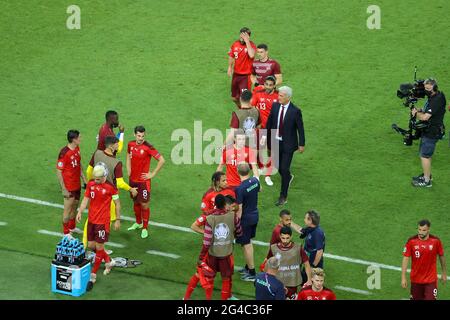 BAKU, ASERBAIDSCHAN - 20. JUNI: Die Schweiz feiert während des UEFA Euro 2020-Spiels zwischen der Schweiz und der Türkei im Baku Olympic Stadium am 20. Juni 2021 in Baku, Aserbaidschan (Foto von /Orange Picics) Credit: Orange Pics BV/Alamy Live News Stockfoto