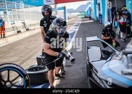 Puebla, Mexiko, 20. Juni 2021. Boxenstopp-Mechaniker während des Puebla ePrix 2021, 5. Treffen der Formel-E-Weltmeisterschaft 2020-21, auf dem Autodromo Miguel E. Abed vom 18. Bis 20. Juni in Puebla, Mexiko - Photo Germain Hazard / DPPI Stockfoto