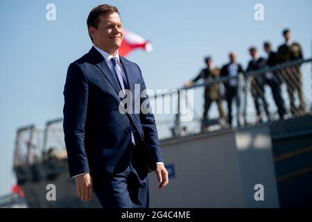 Der tschechische Minister Jan Havranek wird während eines Treffens der Verteidigungsminister der Visegrad-Gruppe in Gdynia gesehen.während des Treffens werden die Verteidigungsminister die Zusammenarbeit der V4 während der polnischen Präsidentschaft der Visegrad-Gruppe zusammenfassen, die seit dem 30. Juni 2020 läuft. Sie werden über die Fortschritte bei gemeinsam durchgeführten Verteidigungsprojekten diskutieren, darunter die Vorbereitungen für die EU-Kampfgruppe Visegrad für den Dienst im Jahr 2023, die Arbeit an der Zertifizierung der V4 Joint Logistics Support Group und die Zusammenarbeit im Bereich der Munitionsbeschaffung. Stockfoto