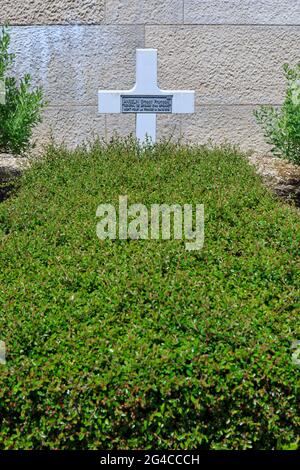 Grab des französischen Brigadegenerals Ernest François Amédée Anselin (1861-1916) auf dem französischen Militärfriedhof in Douaumont, Frankreich Stockfoto