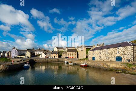 Blick auf den historischen Hafen von Portsoy in Aberdeenshire am Moray Firth, Schottland, Großbritannien Stockfoto