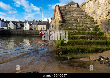 Blick auf den historischen Hafen von Portsoy in Aberdeenshire am Moray Firth, Schottland, Großbritannien Stockfoto