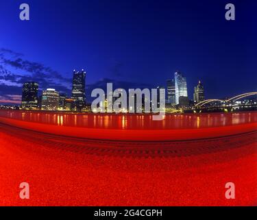 2006 HISTORISCHE DOWNTOWN SKYLINE PITTSBURGH PENNSYLVANIA USA Stockfoto