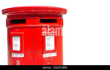 Royal Mail Säule Box mit doppelter Öffnung, Market Square, Stafford, Staffordshire, England, Vereinigtes Königreich Stockfoto