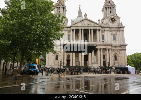 London, Großbritannien. 20. Juni 2021. Eine Szene aus dem Film, der während der Dreharbeiten zu „The Flash“ in der St. Paul's Cathedral gedreht wurde. Quelle: Waldemar Sikora Stockfoto