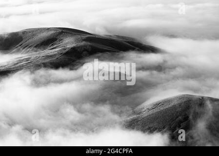 Sonnenaufgang und Morgennebel, Te Mata Peak, Hawke's Bay, Neuseeland Stockfoto