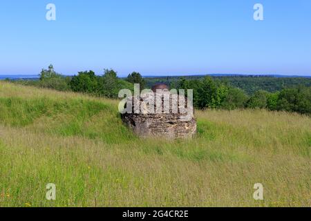 Ein Maschinengewehrturm aus dem Ersten Weltkrieg in Fort Douaumont (Fort de Douaumont) in Douaumont (Meuse), Frankreich Stockfoto