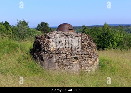 Ein Maschinengewehrturm aus dem Ersten Weltkrieg in Fort Douaumont (Fort de Douaumont) in Douaumont (Meuse), Frankreich Stockfoto