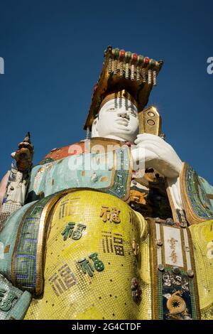 Eine große, mit Mosaiken bedeckte Statue von Tin Hau (Mazu), der Göttin des Meeres, in der Repulse Bay, Hong Kong Island Stockfoto