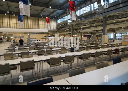 Chuo, Japan. Juni 2021. Blick auf die Hauptspeisehalle des Olympischen und Paralympischen Dorfes. Kredit: SOPA Images Limited/Alamy Live Nachrichten Stockfoto