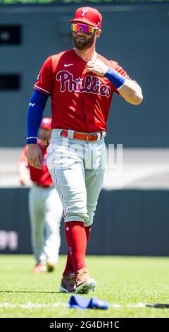 Juni 20 2021 San Francisco CA, USA der Phillies-Rechtsfeldspieler Bryce Harper (3) während der Aufwärmphase vor dem MLB-Spiel zwischen den Philadelphia Phillies und den San Francisco Giants im Oracle Park San Francisco Calif. Thurman James/CSM Stockfoto