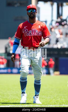 Juni 20 2021 San Francisco CA, USA der Phillies-Mittelfeldspieler Andrew McCutchen (22) während der Aufwärmphase vor dem MLB-Spiel zwischen den Philadelphia Phillies und den San Francisco Giants im Oracle Park San Francisco Calif. Thurman James/CSM Stockfoto