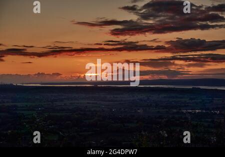 Sonnenuntergang über dem Severn Val Stockfoto