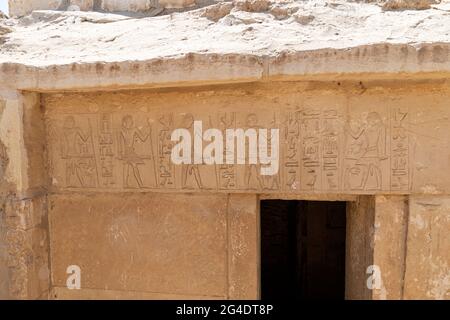 Eingang zum Grab. Grabkomplex von Djoser und der Stufenpyramide, Saqqara, Süd-Kairo, Ägypten Stockfoto