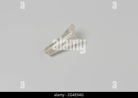Gerader Glasstahl aus dem Wrack des Ostindien-Chefs Hollandia. Glas, Stimmglas, Stimmen, schlicht; Fragm, ID. NG 1980-27H798. Stockfoto