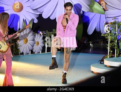 Victoria De Angelis, Damiano David aus Måneskin, Gewinner des Eurovision Song Contest, treten am 20. Juni 2021 im Lotta på Liseberg in Göteborg, Schweden, auf. Foto: Tommy Holl / TT Code 12033 Stockfoto