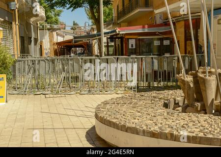 Nikosia, Zypern - 16. Mai 2021: Die Grenze 'Grüne Linie' in Nikosia auf Zypern Stockfoto