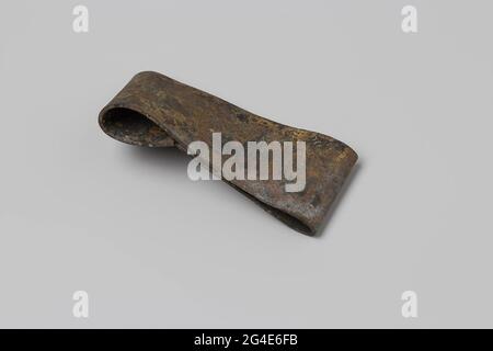 Fragment von Feuerschlauchringen aus dem Wrack des Ostindischen Hollandia. Feuerwehrauto, Feuerwehrschlauch; Fragmente, ID. NG-1975-20-H-1271-A, GEQUETSCHT. Stockfoto