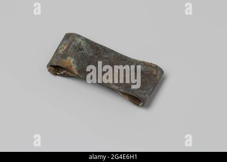 Fragment von Feuerschlauchringen aus dem Wrack des Ostindischen Hollandia. Feuerwehrauto, Feuerwehrschlauch; Fragmente, ID. NG-1975-20-H-1271-A, GEQUETSCHT. Stockfoto