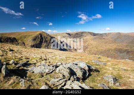 Blick auf Blea Water und die High Street von Branstree im Lake District, Großbritannien. Stockfoto