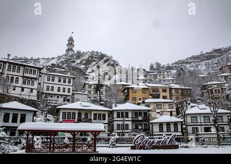 Bolu / Goynuk, ein Ort, der seine Architektur und Natürlichkeit bewahrt hat und seine Traditionen fortgesetzt hat, ist im Winter sehr schön und bietet Ba Stockfoto