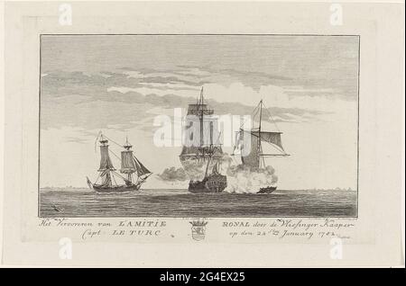 . Die Eroberung des französischen Ostindiens l'Amité Royale auf die Briten durch den Kaperkapitein Pierre Le Turcq mit dem Schiff De Vlissinger, 24. Januar 1782. Teil einer Gruppe von fünf Illustrationen der Eroberungen von Pierre Le Turcq im Jahr 1782. Am Rand der Titel mit dem Wappen von Zeeland in der Mitte. Unterschrift unten rechts: Proof. Stockfoto