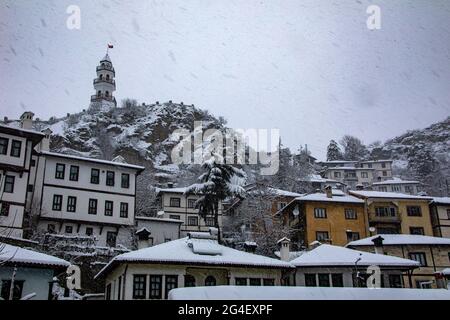 Bolu / Goynuk, ein Ort, der seine Architektur und Natürlichkeit bewahrt hat und seine Traditionen fortgesetzt hat, ist im Winter sehr schön und bietet Ba Stockfoto