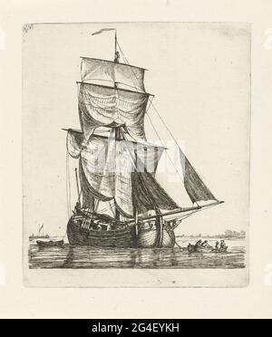 . Ein Segelschiff zum Ankern auf ruhigem Wasser. Auf dem Deck des Segelschiffes sind eine Reihe von Figuren abgebildet, und ein Mann sitzt im Mast. Es gibt zwei Schlaufen am Schiff. Es gibt vier Zahlen auf dem rechten Schlaufe. Im Hintergrund sind die Konturen einer Landschaft zu sehen. Dieser Druck ist Teil einer Serie von zwölf Drucken mit verschiedenen Segelschiffen. Stockfoto