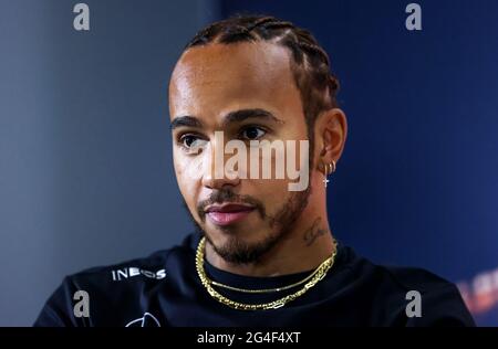 Aktenfoto vom 20-02-2020 von Mercedes' Lewis Hamilton. Ausgabedatum: Montag, 21. Juni 2021. Stockfoto