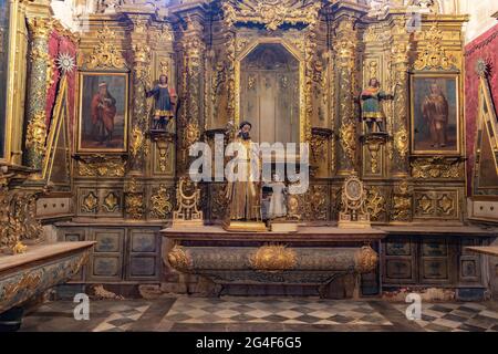 El Puerto de Santa Maria, Cadaz, Spanien - 15. Juni 2021: Altar des heiligen Josef in der Basilika unserer Lieben Frau der Wunder in der Stadt El Puerto de S Stockfoto