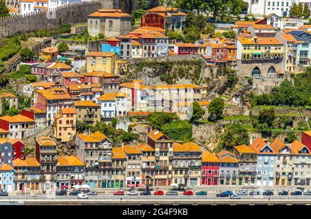 Historische Architektur in der Innenstadt von erstaunlichen Stadt Porto, Nordregion, Portugal Stockfoto