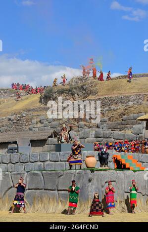 Inti Raymi, Fest der Sonne, Zeremonie auf dem Heiligtum, Ruinen des Inka Sacsayhuaman, Cusco, Peru Stockfoto