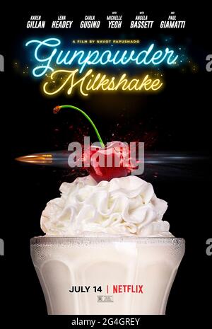 Gunpowder Milkshake (2021) unter der Regie von Navot Papushado mit Karen Gillan, Carla Gugino, Paul Giamatti und Lena Headey. Drei Generationen von Frauen kämpfen gegen diejenigen, die ihnen alles nehmen könnten. Stockfoto