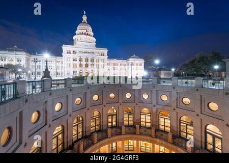 Austin, Texas, USA bei Nacht im Texas State Capitol. Stockfoto