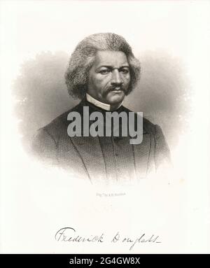 Lithographie-Porträt des afroamerikanischen Diplomaten, Abolitionisten und Schriftstellers Frederick Douglass (1817-1895), der im Alter von 21 Jahren aus der Sklaverei in Maryland entfloh. Er wurde ein nationaler Führer der abolitionistischen Bewegung. Berühmt für seine oratorischen und prägnanten Schriften zur Sklaverei wurde er von Abolitionisten als lebendiges Gegenbeispiel zu den Argumenten der Sklavenhalter beschrieben, wonach Sklaven die intellektuelle Fähigkeit vermissen, als unabhängige amerikanische Bürger zu fungieren. Douglass trägt einen dunklen Anzug und eine Jacke mit einem weißen, hohen Kragen unter dem Hemd. Er hat einen Schnurrbart. Die Eingabe unter dem Porträt lautet &#x20 Stockfoto