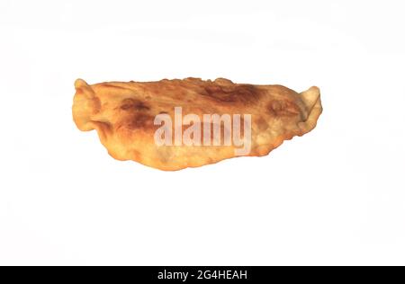 Gebratenes Fladenbrot Piadina pita tortilla shelpek cheburek. Isoliert auf Weiß. Stockfoto