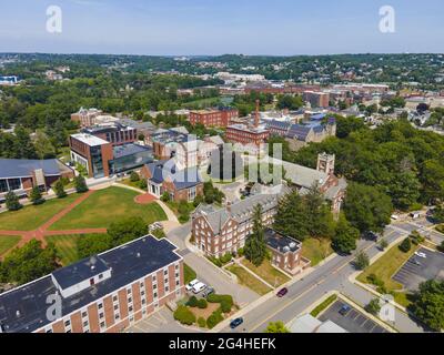Luftaufnahme des Worcester Polytechnic Institute WPI Hauptcampus um das Quad in der Stadt Worcester, Massachusetts, USA. Stockfoto