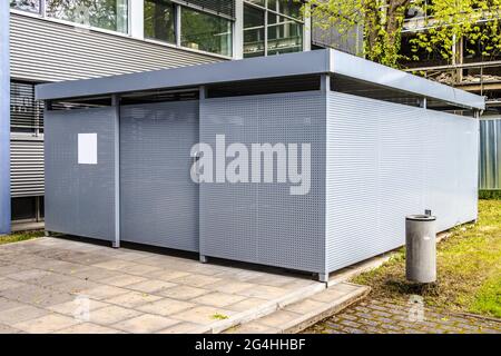 Fahrradgarage aus Blech Stockfoto