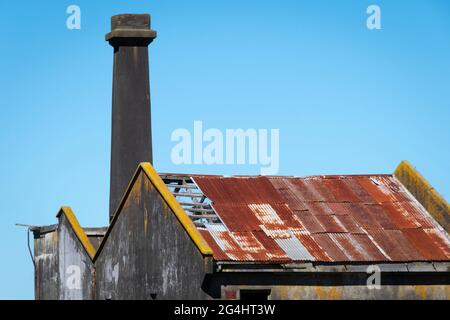 Verlassene Milchfabrik in der Nähe von Stratford, Taranaki, Nordinsel, Neuseeland Stockfoto