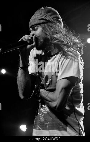 Armandinho und seine Band bei einem Live-Konzert in Groove, Buenos Aires, Argentinien (17. August 2014). Stockfoto