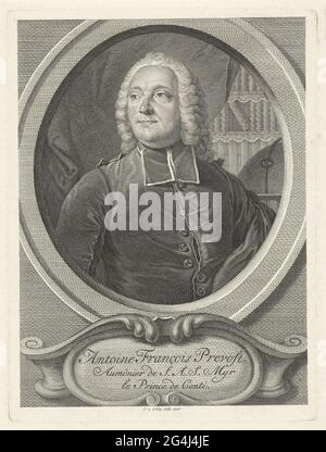 . Porträt des französischen Autors Antoine François Prevost, auch bekannt als Abbé Prévost. Er ist in Kleid mit BEF gekleidet. Ein Bücherregal im Hintergrund. In der Kartusche sind Name und Titel. Stockfoto