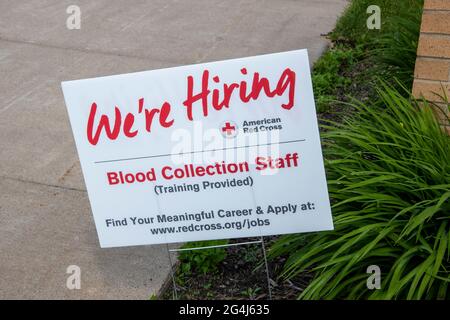 Shoreview, Minnesota. Das amerikanische Rote Kreuz stellt Mitarbeiter für die Blutentnahme ein und bietet Schulungen an. Stockfoto