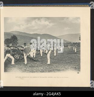 Oefening traf Kanonen bij de United States Military Academy in West Point; Artillerieübung auf dem Campus der Military Academy, West Point am Hudson. . Stockfoto