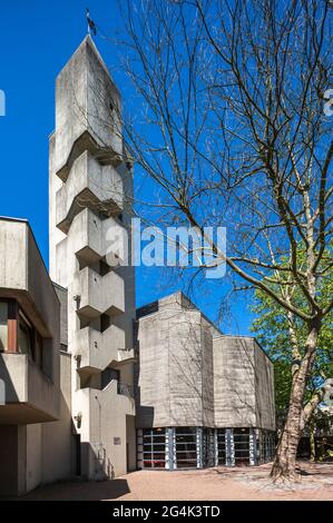 Deutschland, Erkrath, Erkrath-Hochdahl, Hochdahl-Sandheide, Bergisches Land, Niederbergisches Land, Niederberg, Rheinland, Nordrhein-Westfalen, NRW, Katholische Heilig Geist Kirche von Gottfried Boehm, Brutalistische Architektur, konkreter Brutalismus Stockfoto