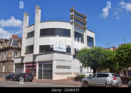 Die Central Garage in Limoges, Frankreich, wurde ursprünglich für die Showrooms von Citroën und Peugeot gebaut und verfügt über Parkplätze im spektakulären Art déco-Stil Stockfoto