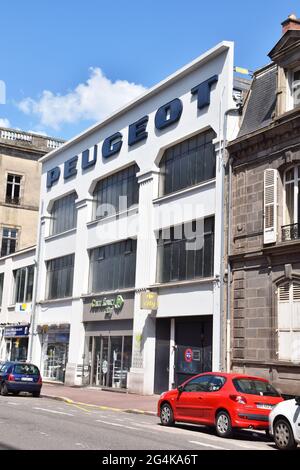 Die Central Garage in Limoges, Frankreich, wurde ursprünglich für die Showrooms von Citroën und Peugeot gebaut und verfügt über Parkplätze im spektakulären Art déco-Stil Stockfoto