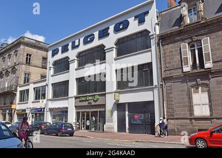 Die Central Garage in Limoges, Frankreich, wurde ursprünglich für die Showrooms von Citroën und Peugeot gebaut und verfügt über Parkplätze im spektakulären Art déco-Stil Stockfoto