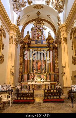 Innen der Batea Kirche (Terra Alta, Tarragona, Katalonien, Spanien) ESP: Interior de la iglesia de Batea (Terra Alta, Tarragona, Cataluña, España) Stockfoto